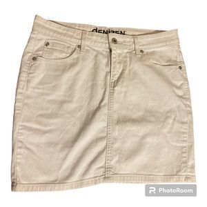Denizen from Levi’s. White skirt size 6